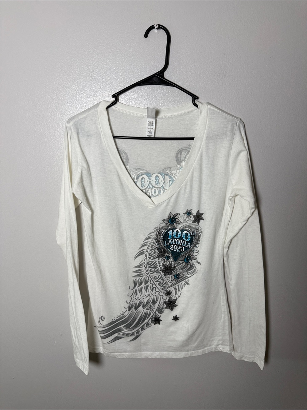 Hot Leathers White V-neck Graphic Long Sleeve Tee - '100th Laconia 2023' Large